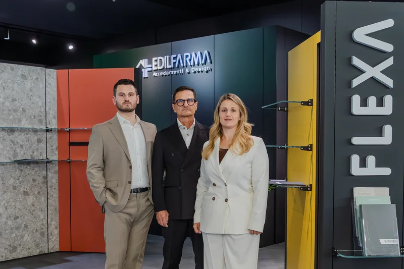 Il team di Edilfarma allo stand fieristico